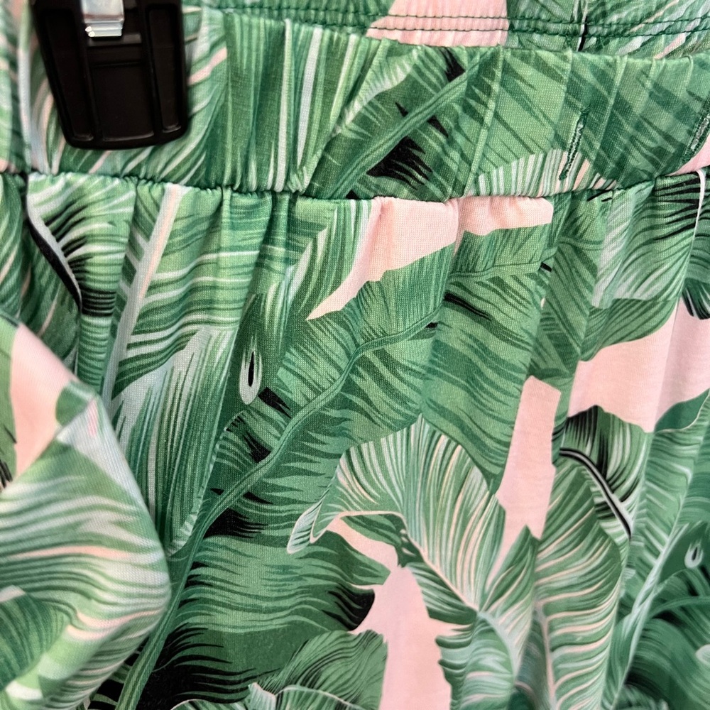 Green Leaf Print Stylish Pajama Set - Picture 3 of 5